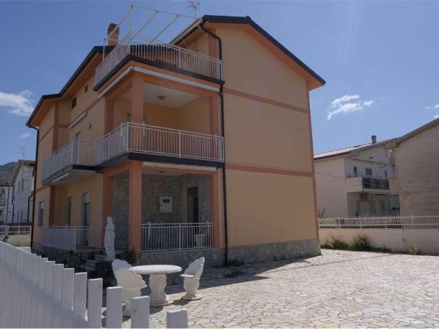 vendita Via Alcide De Gaspari 15 vani 400mq