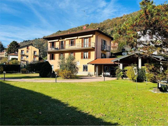 vendita Via Avignone 12 vani 210mq