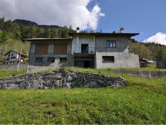 vendita Via Bugliaga 6 vani 254mq