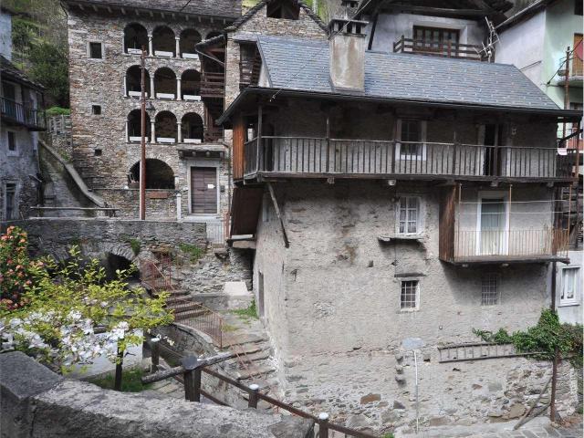 vendita Via Carale 5 vani 130mq