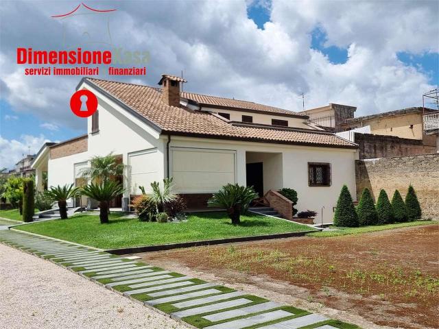 vendita via caserta 6 vani 280mq