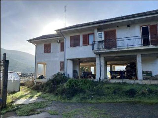 vendita VIA CESULO I 9 vani 197mq