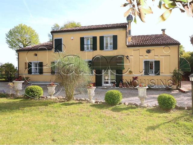 vendita Via Comacchio 9 vani 760mq