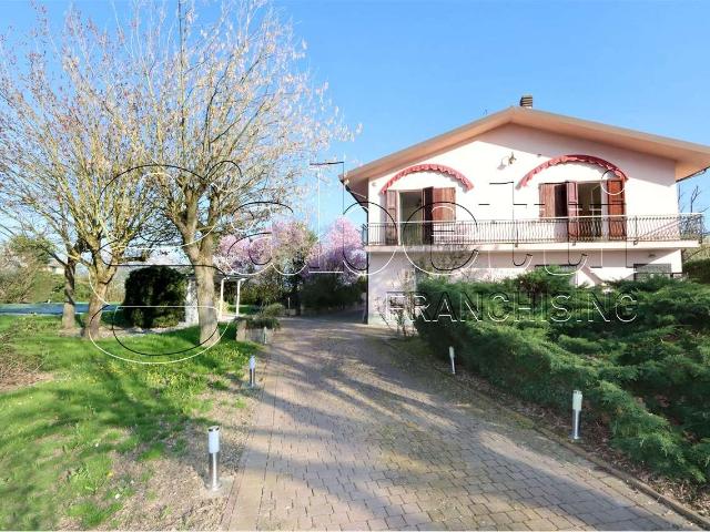 vendita Via Coronella 10 vani 250mq