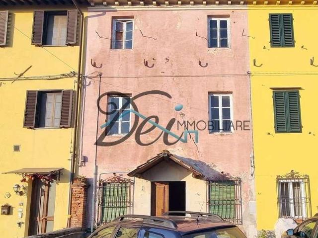 vendita Via dei Cucchi 7 vani 300mq