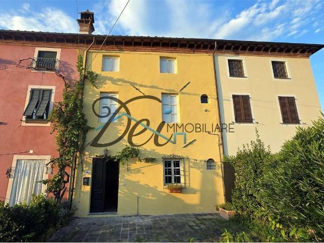 vendita Via dei Pezzini 5 vani 130mq
