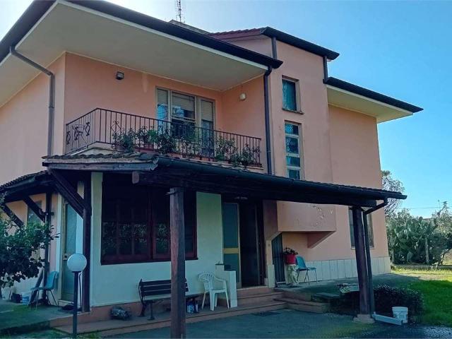 vendita via del Crocifisso 10 vani 280mq