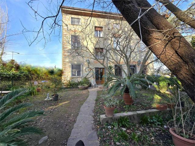vendita Via della cateratta 9 vani 170mq