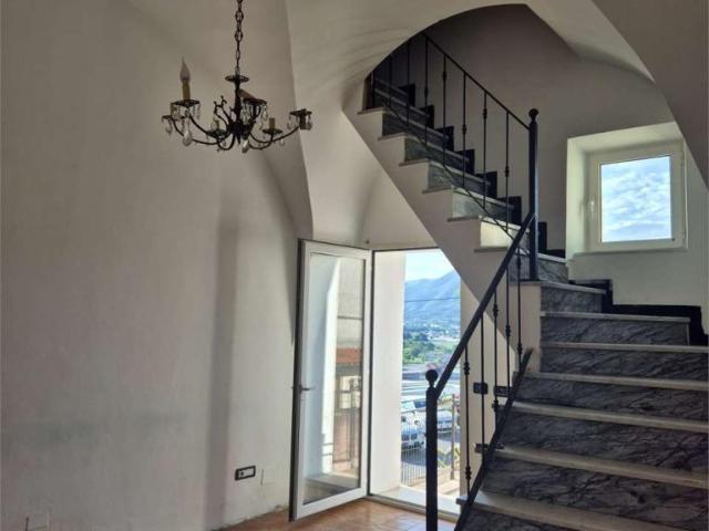 vendita via della costa quadrilocale 100mq