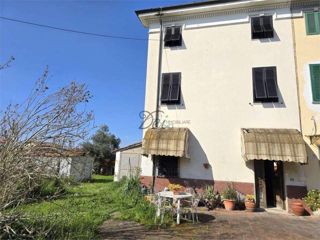 vendita Via di Liso 7 vani 165mq