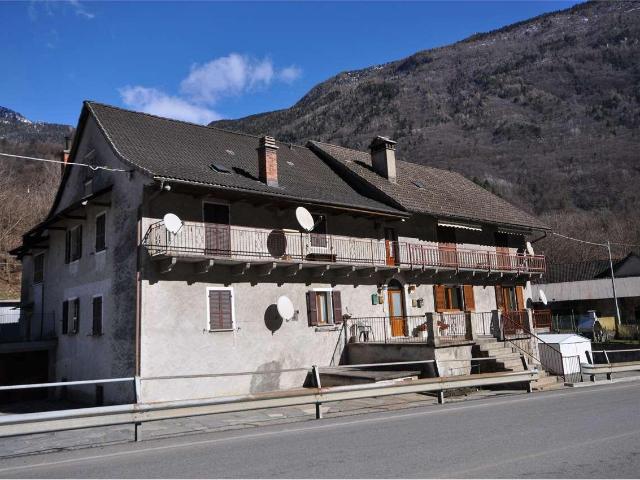 vendita Via Domodossola trilocale 132mq