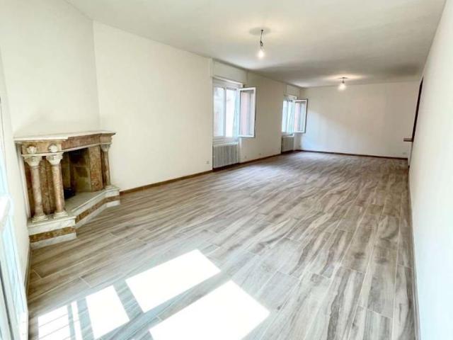 vendita Via Gorla trilocale 150mq