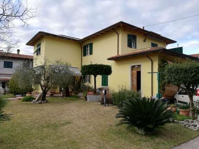 vendita via larga 5 vani 120mq