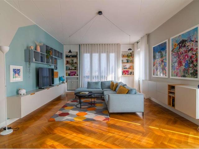 vendita VIA MANZONI 5 vani 230mq