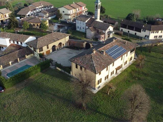 vendita Via Milano 12 vani 830mq