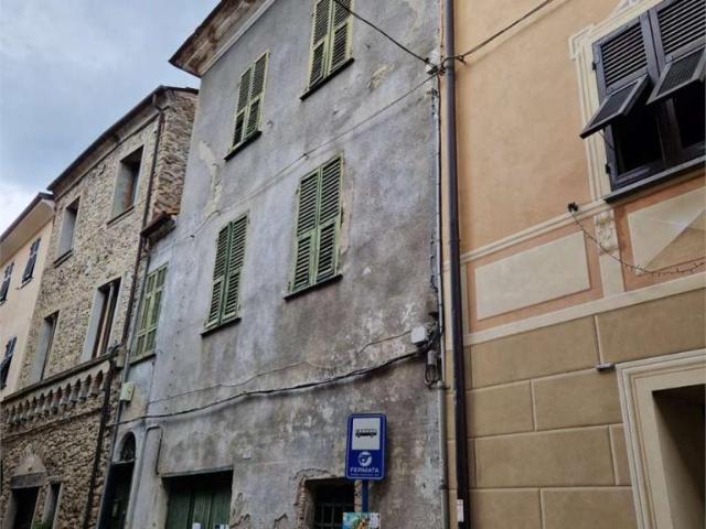 vendita via paolo manfredi 12 vani 200mq