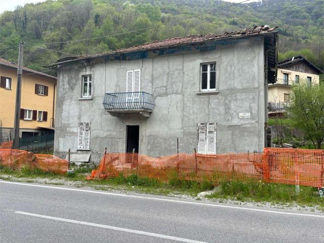 vendita Via Per Provinciale 10 vani 400mq
