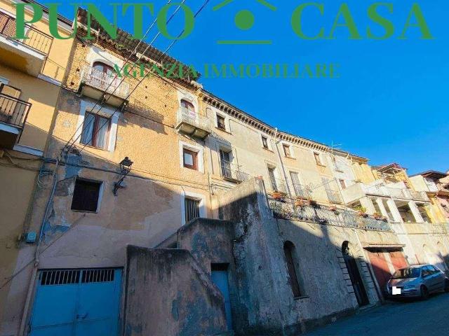 vendita Via Poerio quadrilocale 150mq