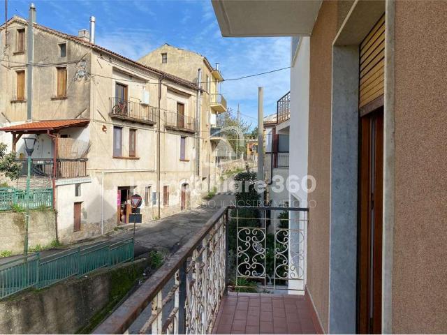 vendita Via Pozzo 10 vani 188mq