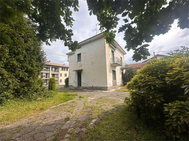 vendita VIA PROVINCIALE 20 10 vani 200mq