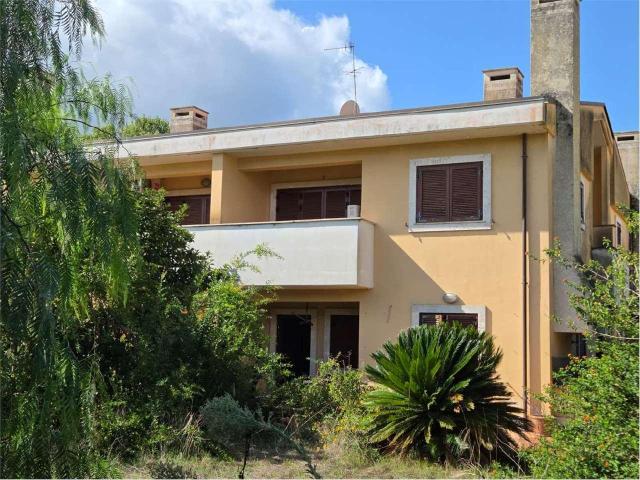 vendita VIA ROSA QUATTROCIOCCHI 5 vani 67mq