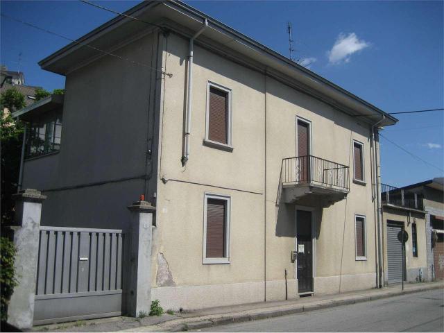 vendita via Rovereto 6 vani 300mq