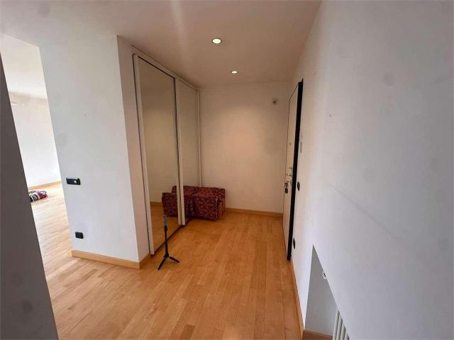 vendita VIA SANT´ELIA 5 vani 225mq