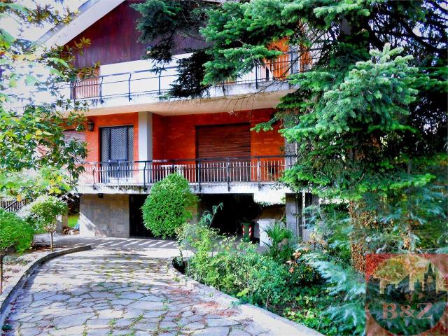 vendita Viale XXV aprile 7 vani 410mq