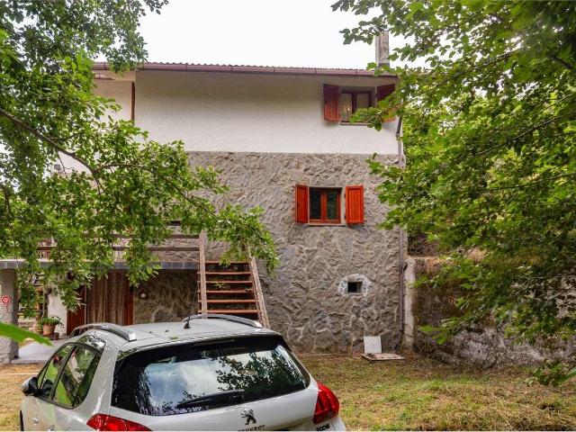 vendita VILLAGGIO DEGLI ARACCI 5 vani 130mq