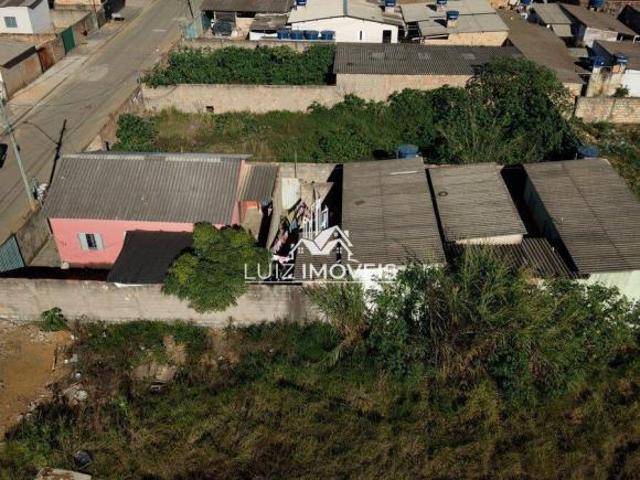 Vendo 1Casa mais 3Barracos em Guarda dos Ferreiros/Rio Paranaíba MG