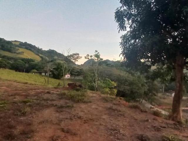 Vendo terreno maravilhoso no Anhumas, 3.500 m² de área com água abundante e ótima localização e plat