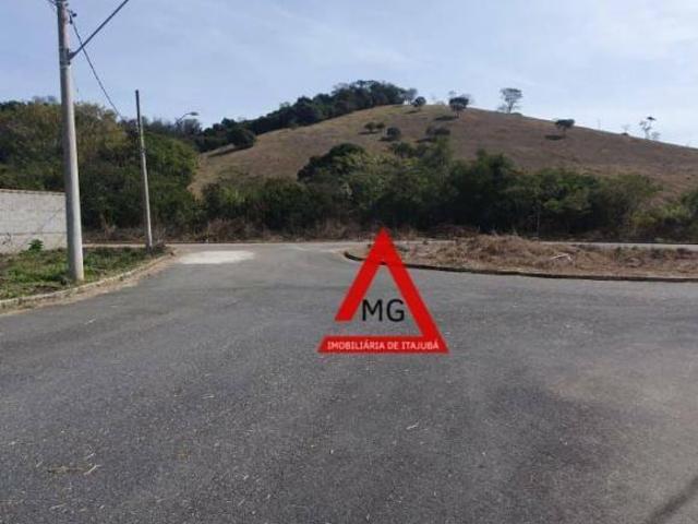 Vendo Terreno amplo com 455 m² com ótima localização no loteamento Vale das Pedras em Piranguçu MG