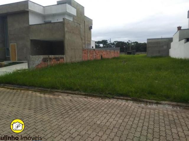 Vendo terreno com 372 m2, condomínio fechado em Peruíbe