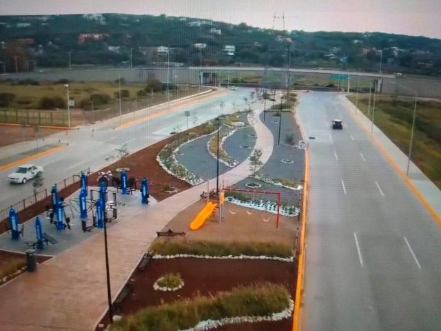 VENDO TERRENO COMERCIAL EN AVENIDA DE LA LUZ EN QUERETARO
