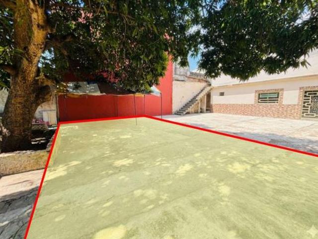 VENDO TERRENO EN INTERIOR A TRES CUADRAS DEL ADO DE VERACRUZ. REGULAR Y PLANO. LIBRE DE GRAVAMEN