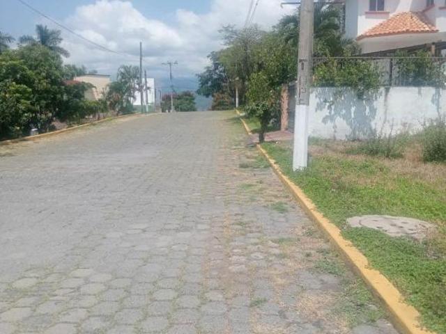 VENDO TERRENO EN LOMAS DE COCOYOC