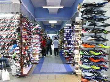 Vendo tienda primer piso zapatillas