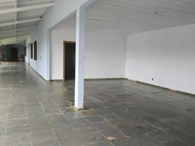 Vendo uma Casa na Rua Jatuarana bem espaçosa