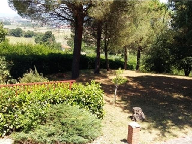 Villa con giardino, Empoli corniola