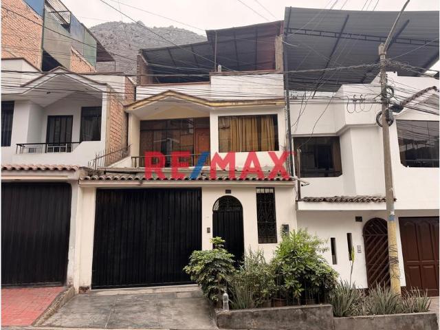 Vendo Acogedora Casa De 3 Pisos