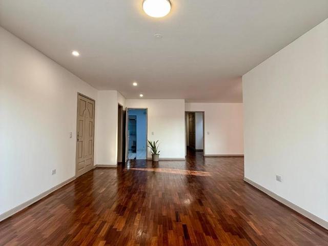 Vendo amplio departamento más aires en Valle Hermoso!