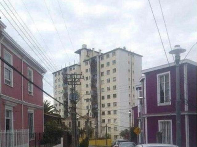 Vendo amplio departamento cerro alegre