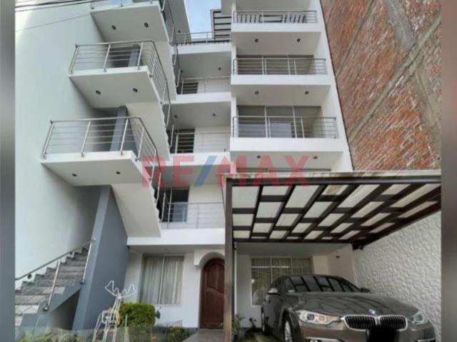Vendo Amplio Departamento En Urb, Buganvillas