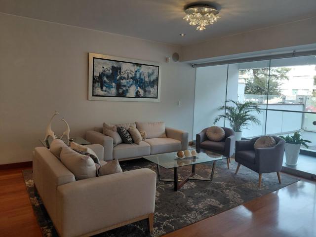 VENDO AMPLIO DEPARTAMENTO PRIMER PISO