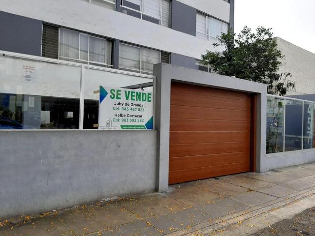 Vendo amplio dpto. en Av. La Mar, muy buena ubicación. Miraflores