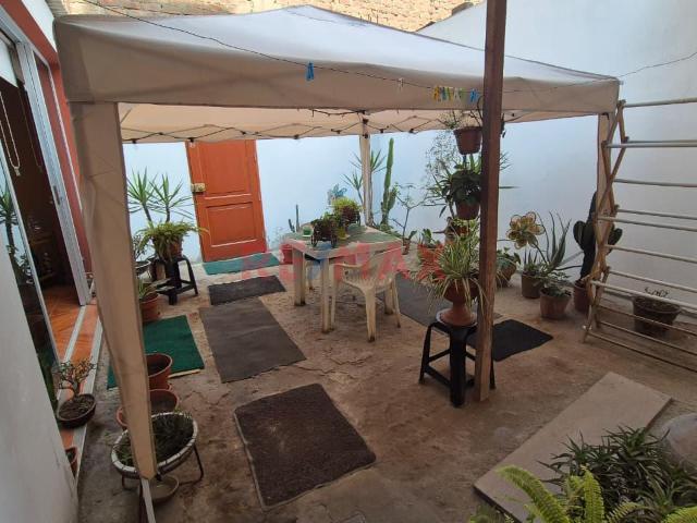 Vendo Amplia Casa A Una Cuadra De La Av Peru San Martin De Porres