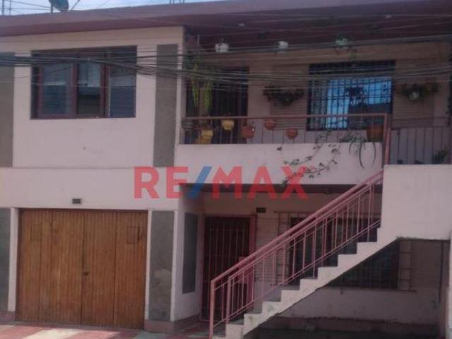 Vendo Amplia Casa Con Excelente Ubicacion Cerca A La Estacion Atocongo San Juan De Miraflores