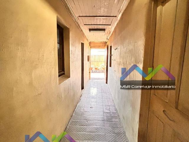 VENDO AMPLIA CASA EN BARRIO RESIDENCIAL