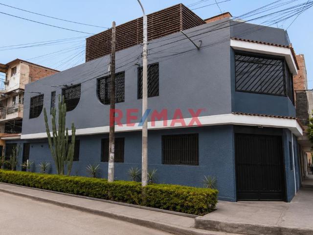 Vendo Amplia Casa En Esquina En Urb. San Diego Vipol – San Martín De Porres
