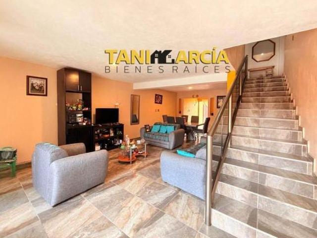 Vendo amplia casa en Fortín a unas cuadras del parque!
